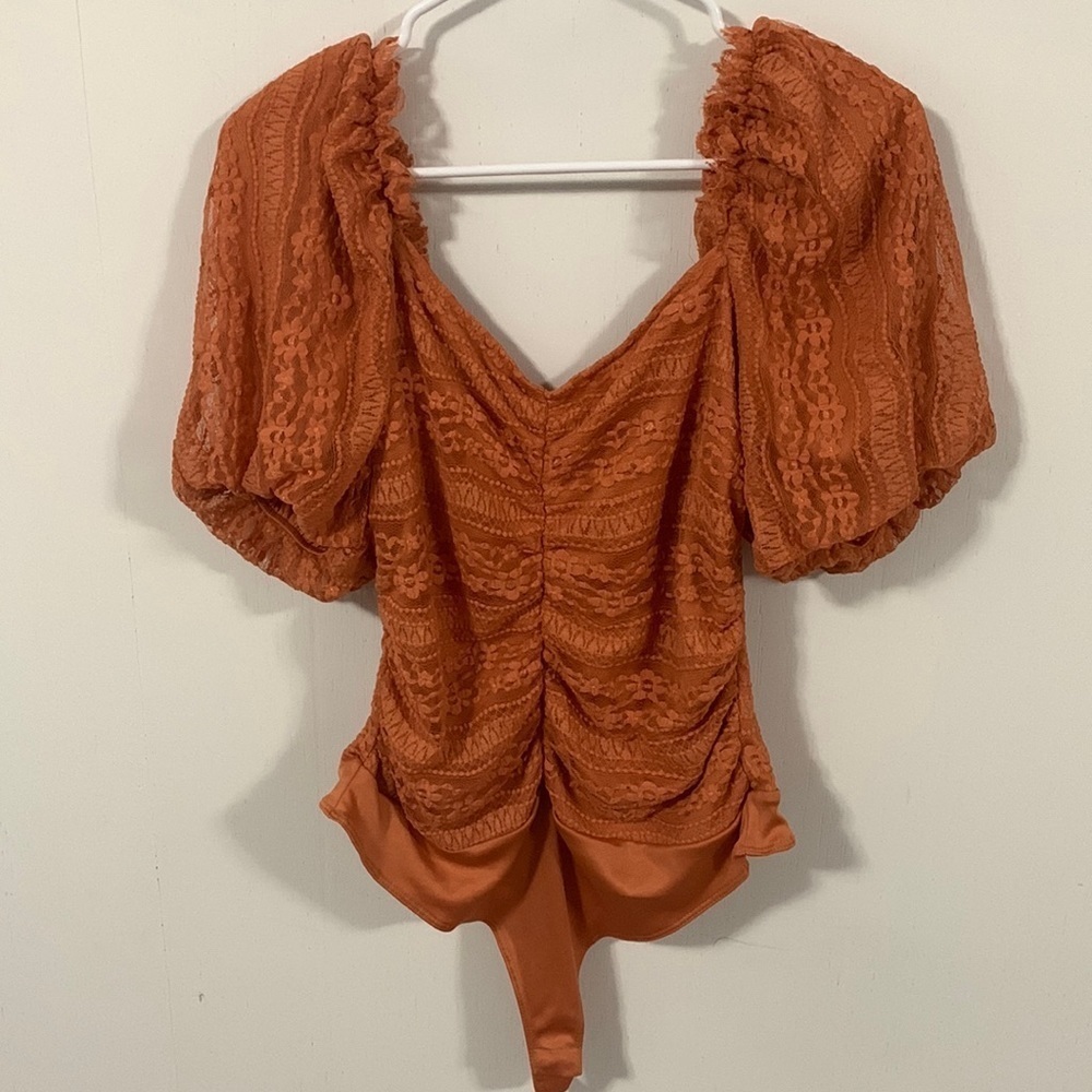 Haute Monde Lacey Off Shoulder Body Suit (hard to photograph!) Sz Medium